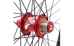 Roues 20" (406) Pride Wave Gloss grey Control rouge 10mm